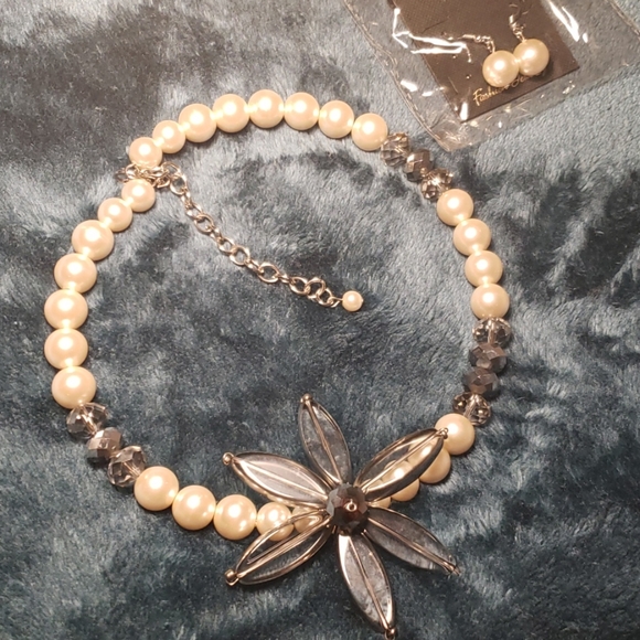 Jewelry set - Picture 1 of 3